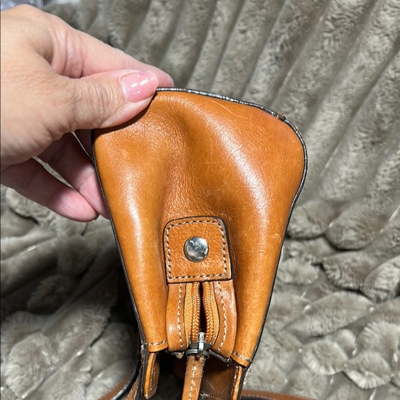 Fossil Tan Leather Shoulder Bag with Double Straps - Picture 6 of 13